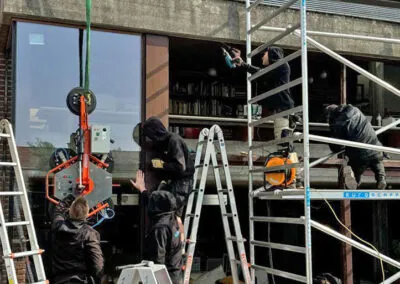 Hoogrendementsglas plaatsen in privé woning