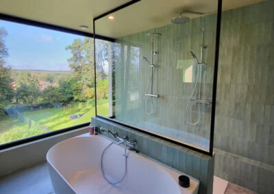 Steellook in de badkamer: stijlvol en functioneel