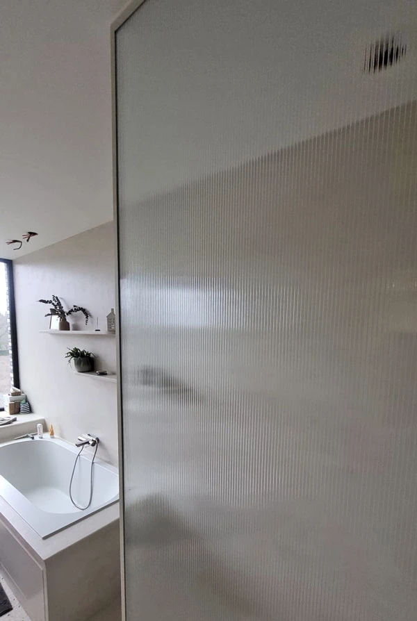 badkamerglas geplaatst door Glasworx