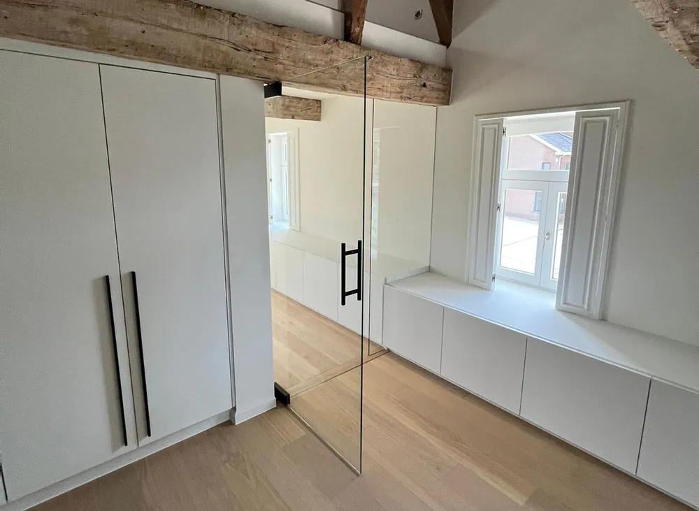 glasrenovatie in een oude boerderij