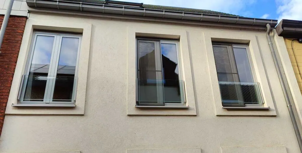 Glas buiten, geplaatst door Glasworx