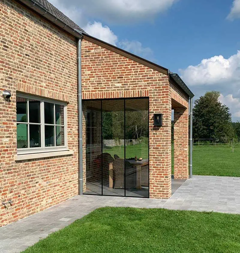 Glas buiten, geplaatst door Glasworx