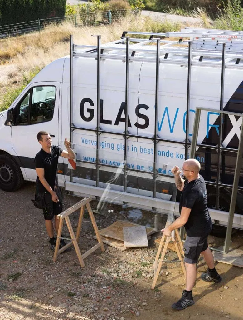 Glas buiten, geplaatst door Glasworx