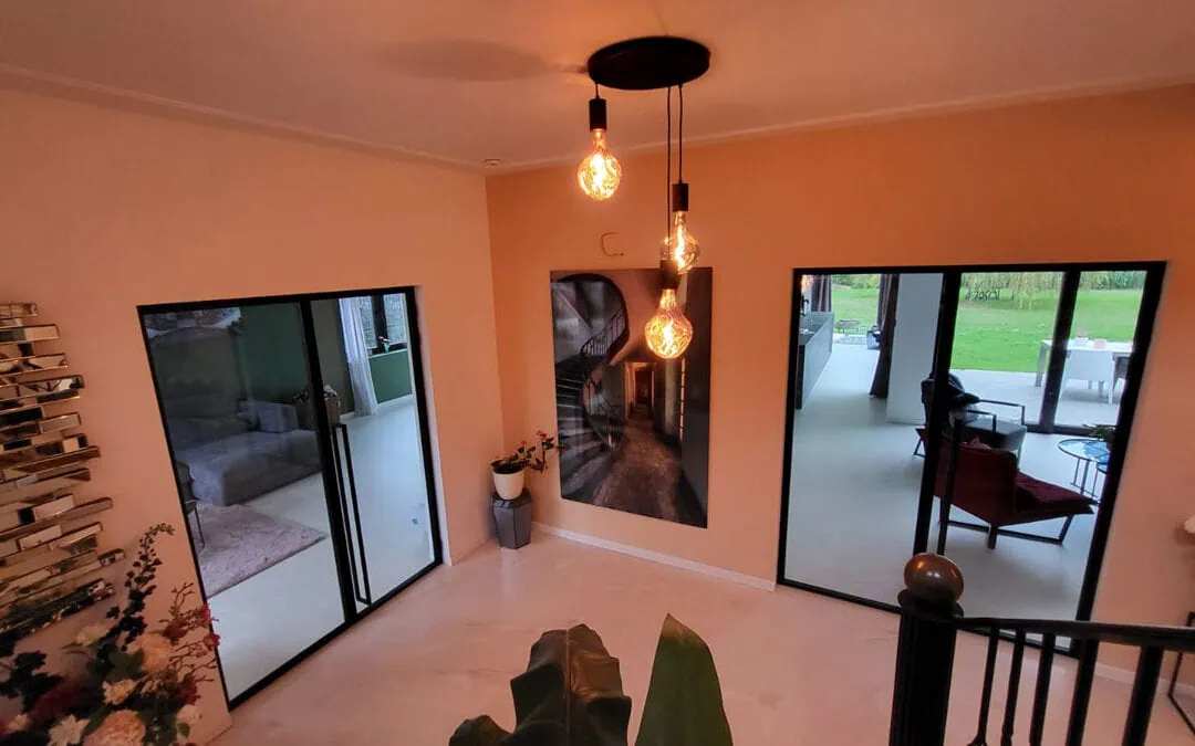 Steellook door heel de woning: de Alusta scharnierdeur
