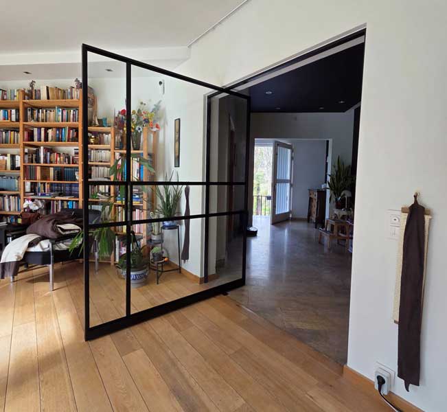 steellook deur geplaatst door Glasworx in de inkomhal