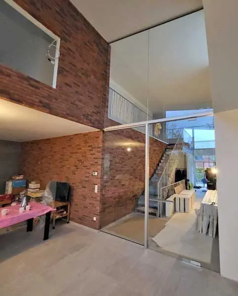 steellook deur geplaatst door Glasworx in de inkomhal